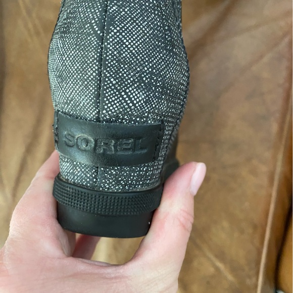 Sorel boots - Picture 3 of 4